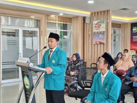 Luqman Ahsanul Haq memaparkan hasil penelitian disertasinya tentang Komunitas Beda Ta[i Mesra