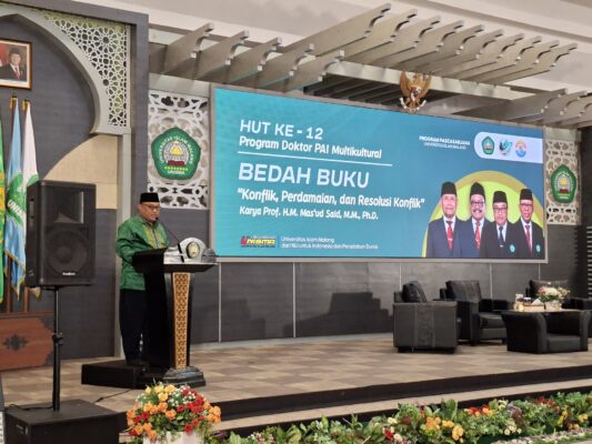 Sambutan sekaligus membuka acara oleh Rektor, Prof. H. Junaidi Mistar, M.Pd., Ph.D